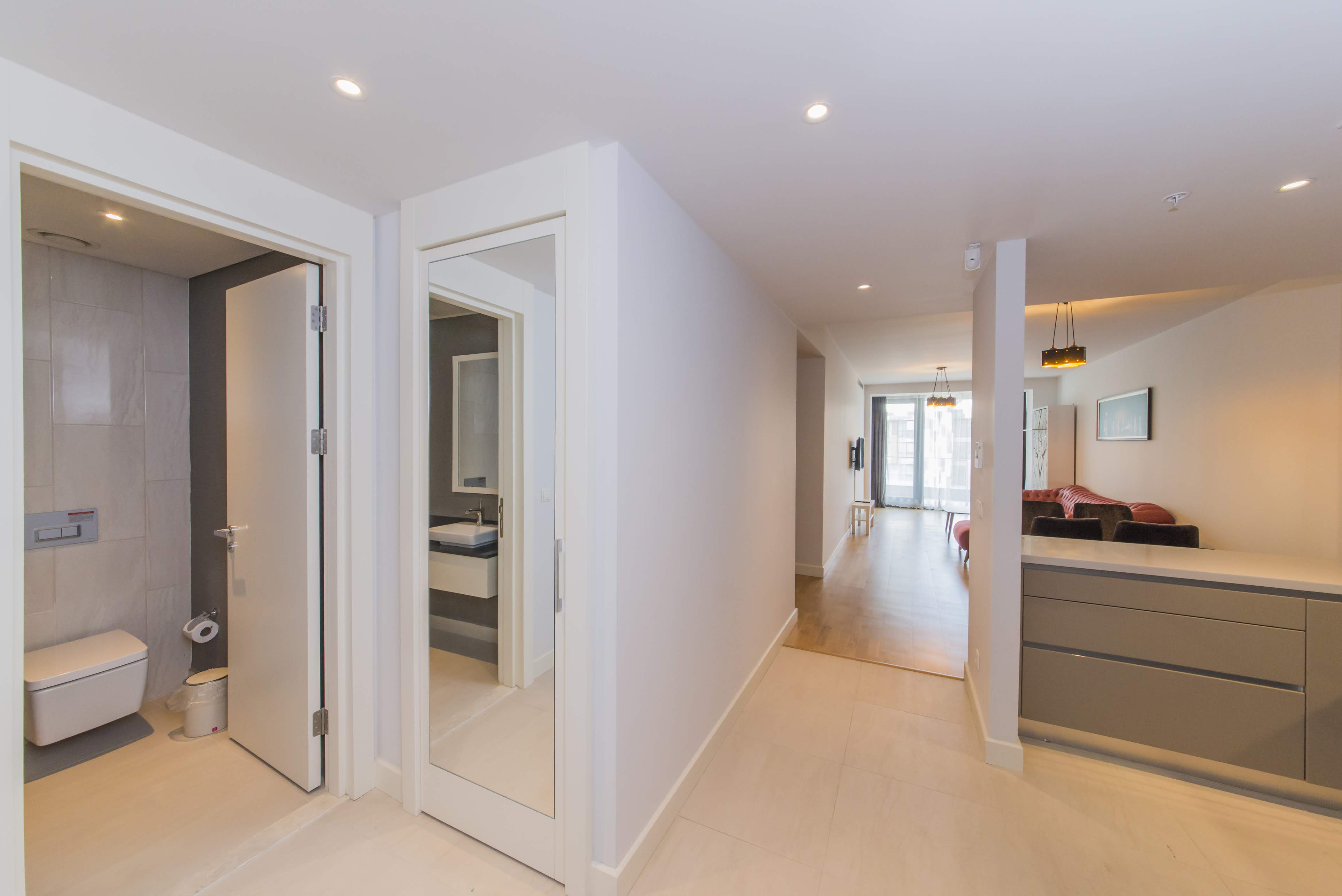 1 Bedroom Suite - Image 12